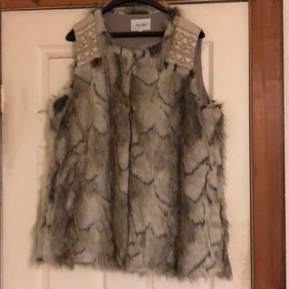 Miss Me faux fur vest